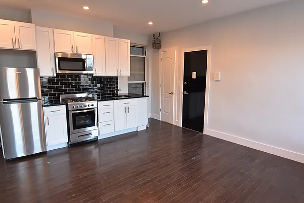 Rented by Zuz Realty | media 13