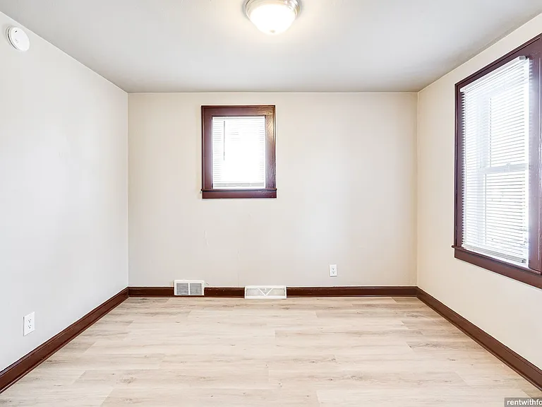 313 E. Murray Ave. — Photo 5