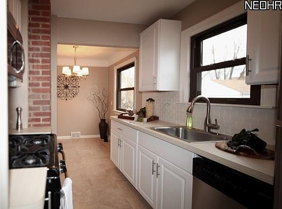 3rd image of 2708 Tuxedo Ave