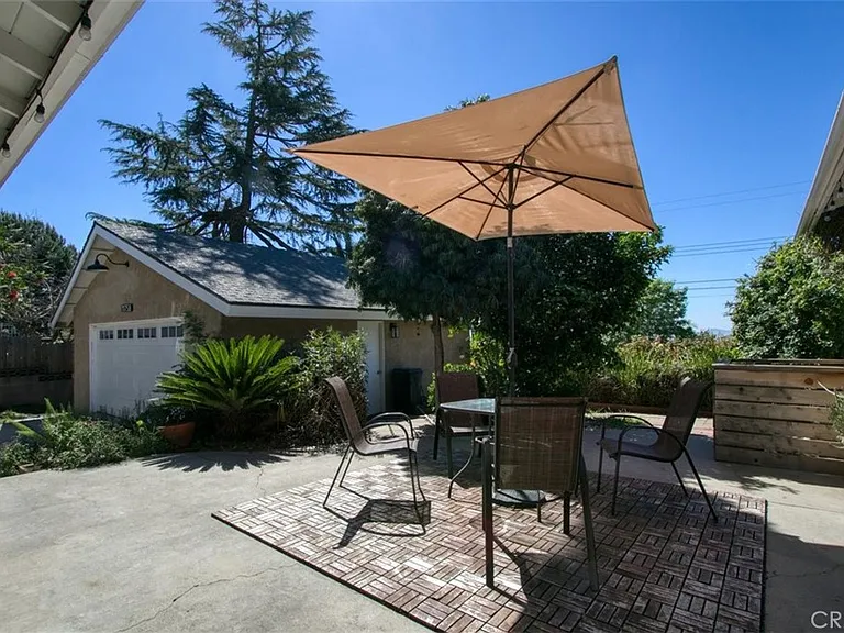 11758 Grant Dr — Photo 38