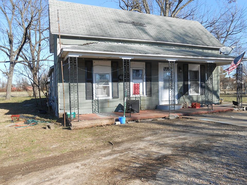 1st image of 317 W Lewis St