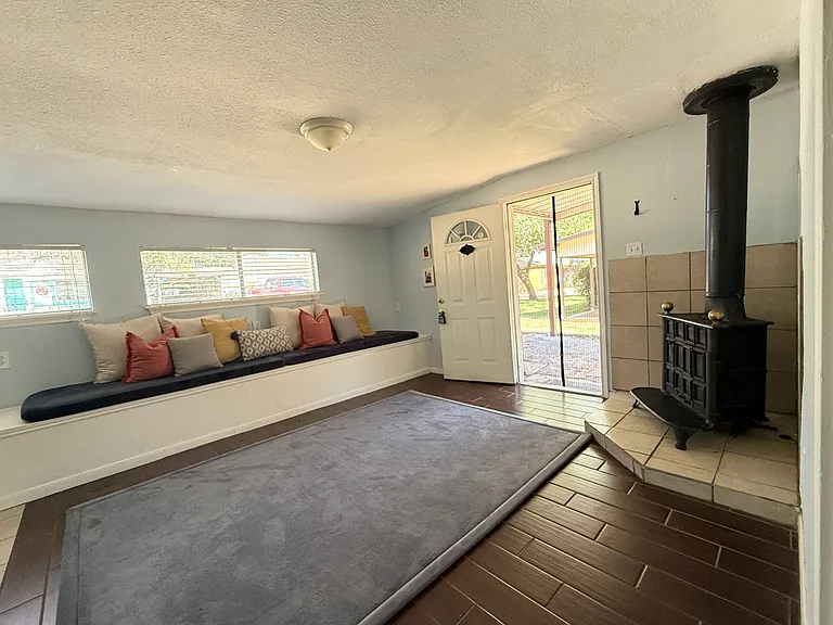 130 Private Road 1717 — Photo 4