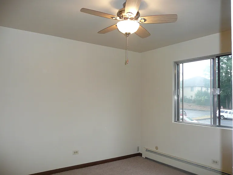 608 W 65th St #4 — Photo 14