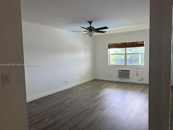 5th image of 1350 E Sample Rd APT 306