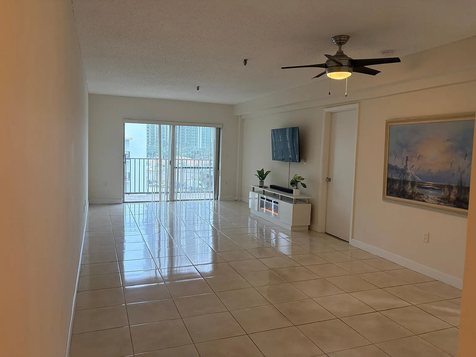 1 bed, 1.5 bath, 762 sqft, $2,000 — Photo 4