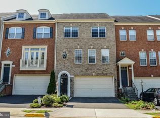 12575 Royal Wolf Pl, Fairfax, VA 22030