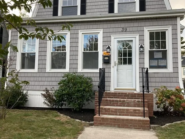 39 Buttonwood St, New Bedford, MA 02740