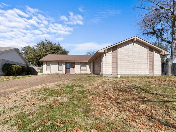 825 Greenbriar Dr, Garland, TX 75043