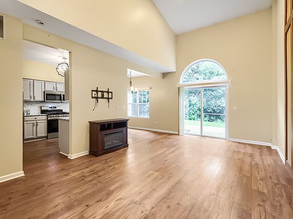 4th image of 4157 Oak Tree Ln