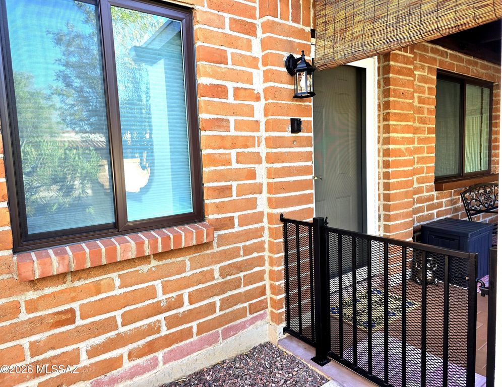 210 W Camino Alameda, Green Valley, AZ - View 2