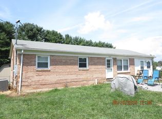 3130 Pear St NE, Christiansburg, VA 24073