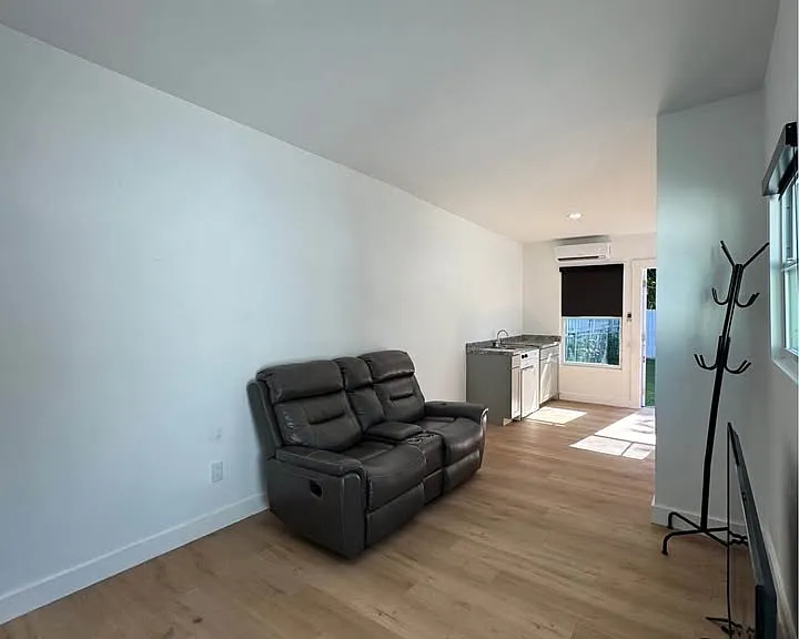 712 Nottingham Blvd #1 — Photo 6