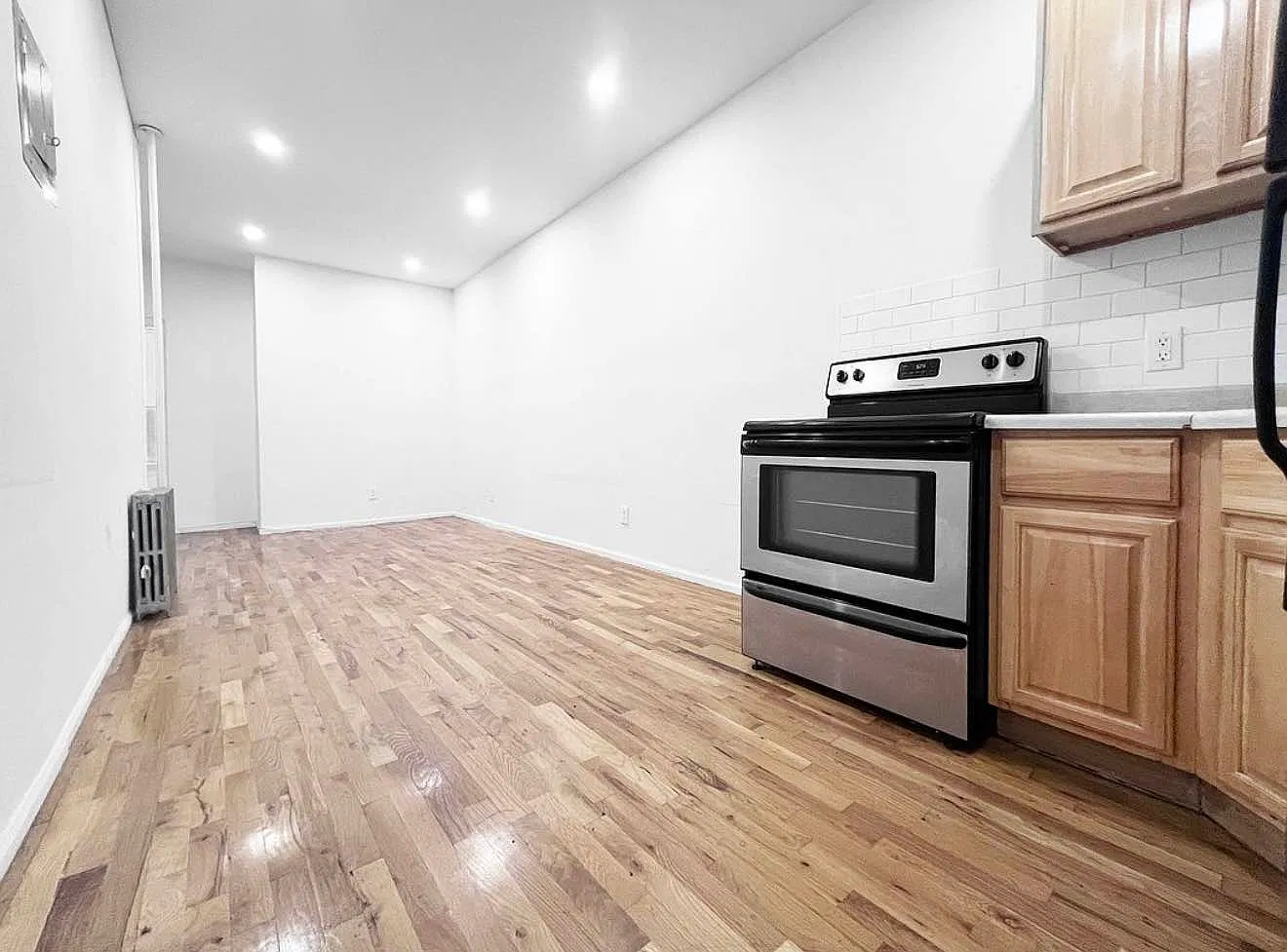 211 Green Street — Photo 1