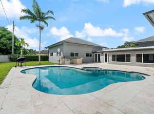 11811 SW 82nd Rd, Miami, FL 33156