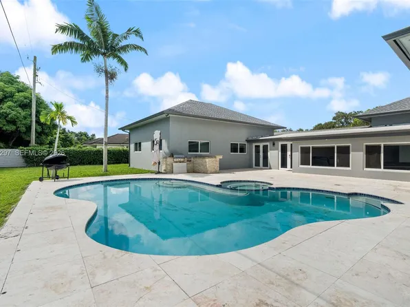 11811 SW 82nd Rd, Miami, FL 33156