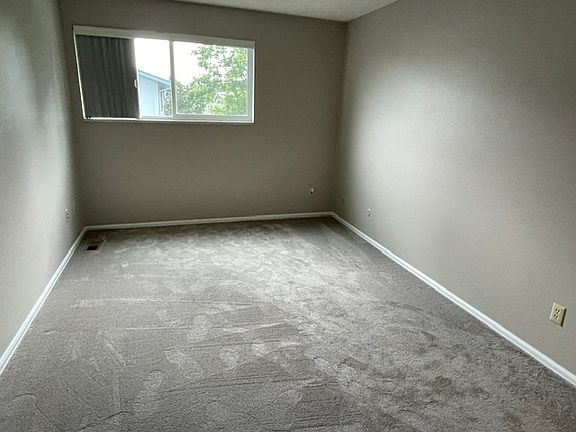5th image of 4165 Monroe Dr APT B