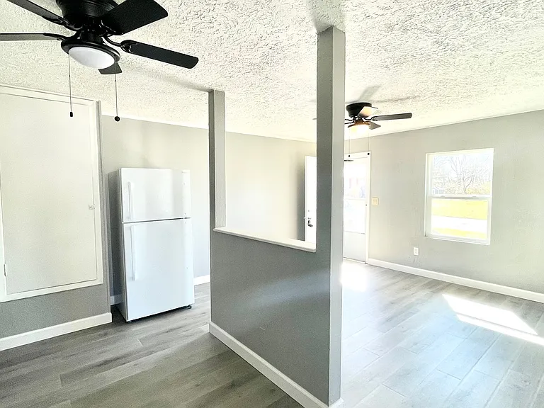 619 Ball St #A — Photo 8