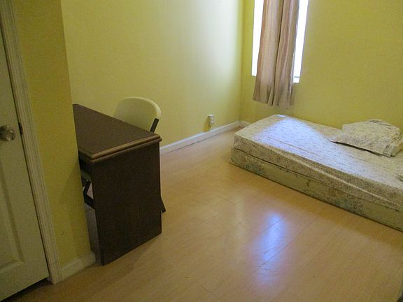 2nd image of 1604 W Susquehanna Ave #1