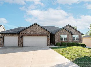 1942 W McCanse St, Springfield, MO 65803