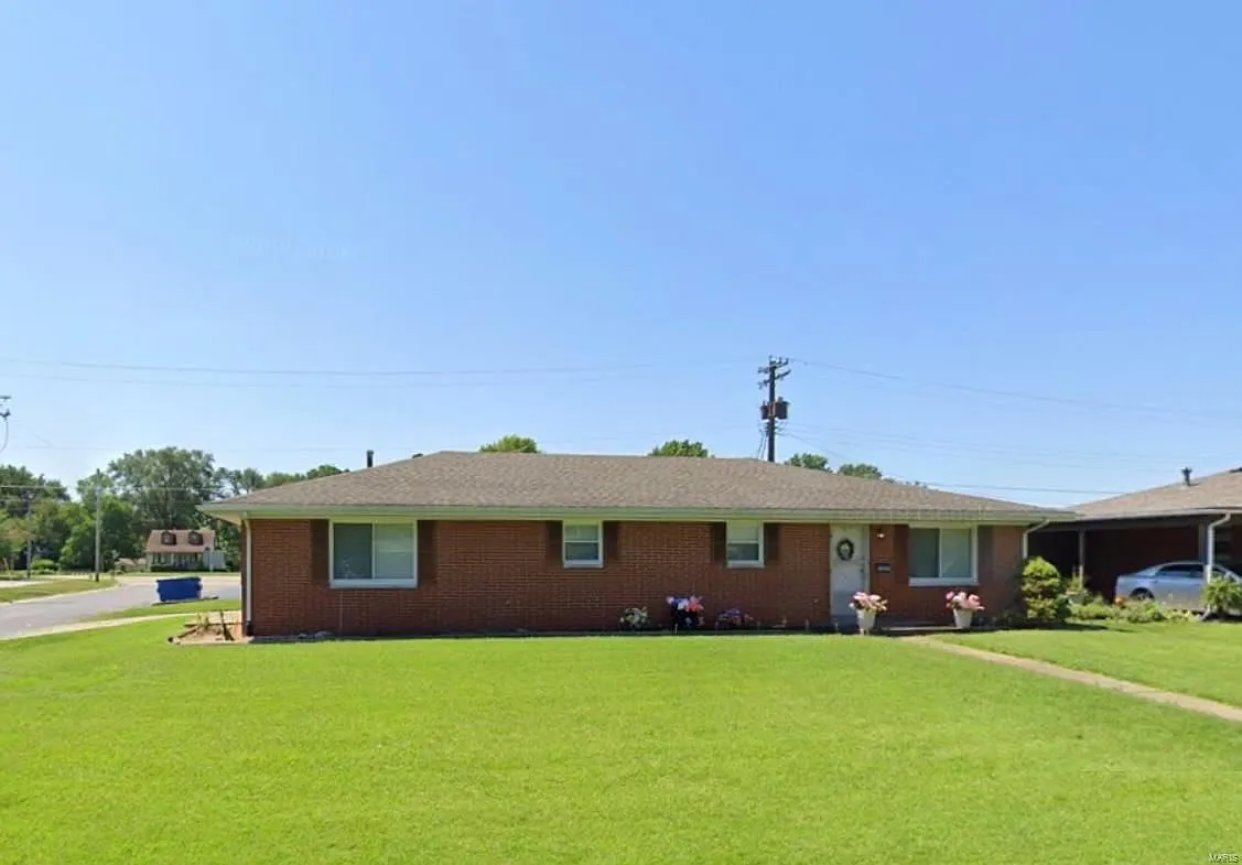40 Queensway Dr photo 1