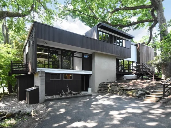 40 Cottontail Lane, Irvington, NY 10533