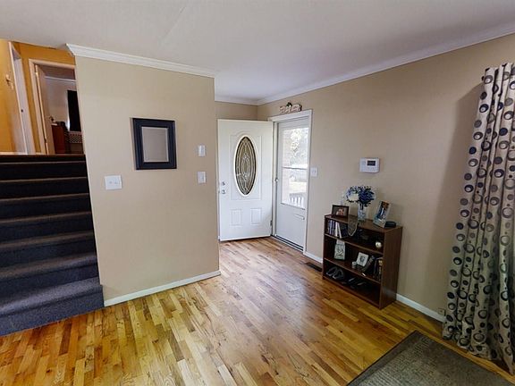 2nd image of 219 S Gray Dr