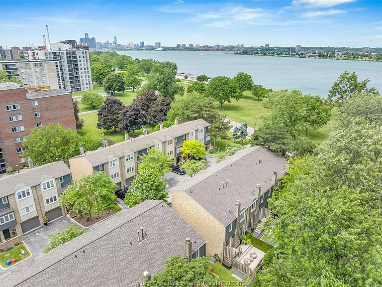 3949 Riverside Dr E #14 — Photo 2