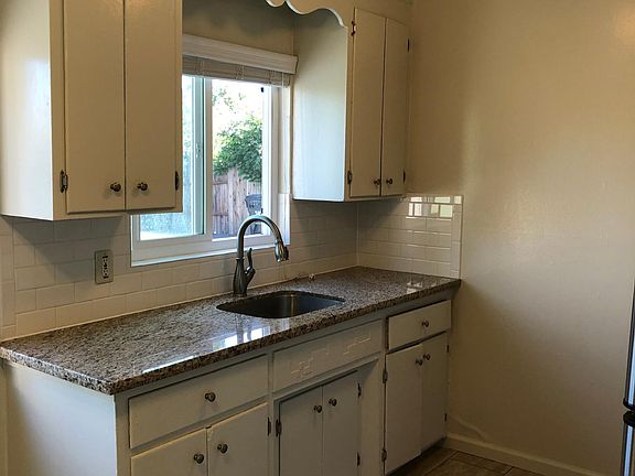 4th image of 323 W Maude Ave #323