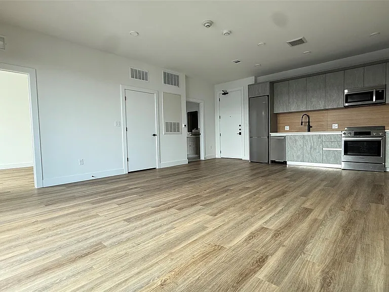 4315 S Congress Ave #515 — Photo 17