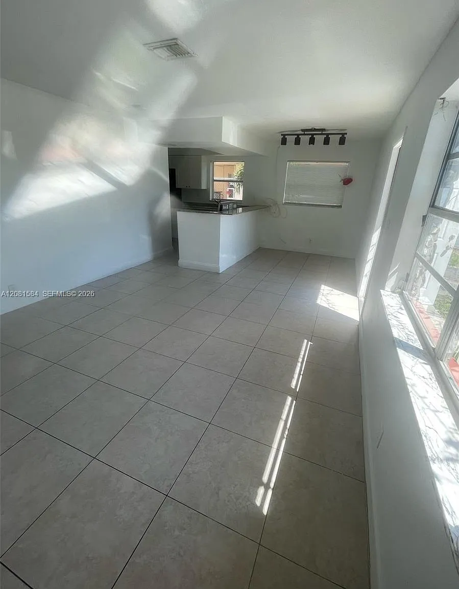 Lauderdale North Park Sec — Photo 2