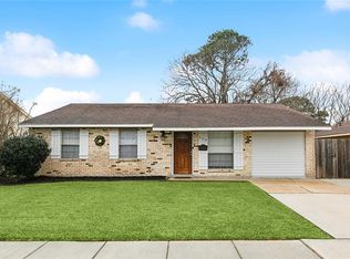 424 Willowbrook Dr, Gretna, LA 70056