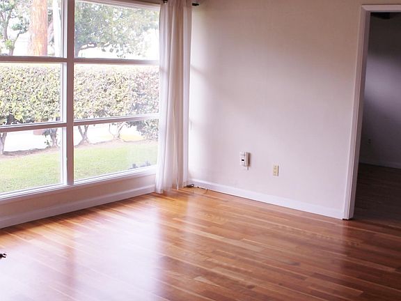 3rd image of 1665 La Playa Ave