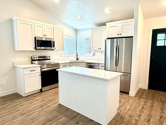 3rd image of 11895 S Inauguration Rd