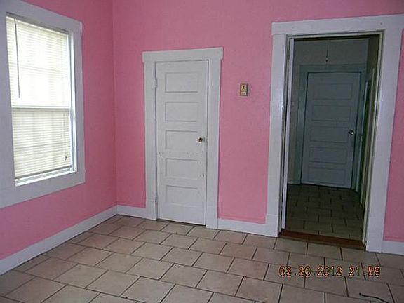 2nd image of 2813 Galvez Ave