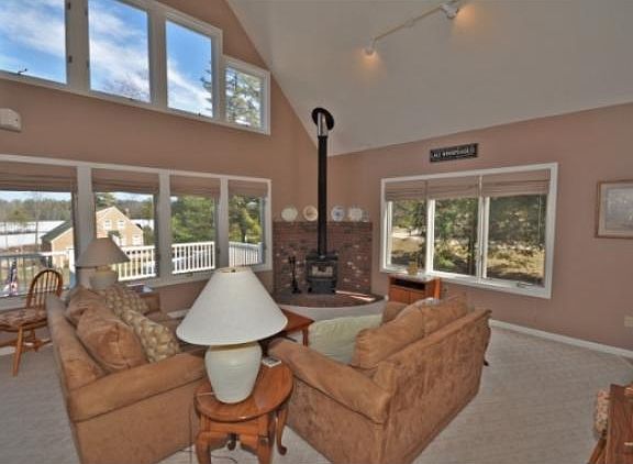 2nd image of 4 Island View Dr