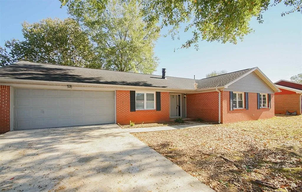 3 bed, 2.0 bath, 1769 sqft, $1,750 — Photo 2