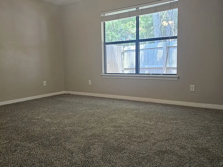 3005 Pickford Pl — Photo 7