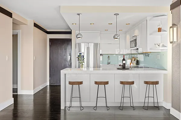 Sold by Modern Spaces | media 2