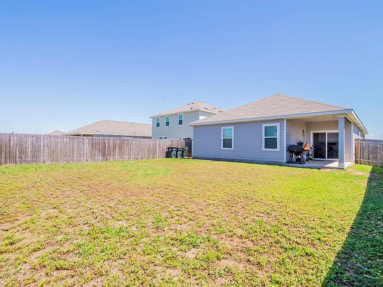 298 Shiro Dr — Photo 23