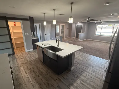 5304 W Beck Ln Photo 1