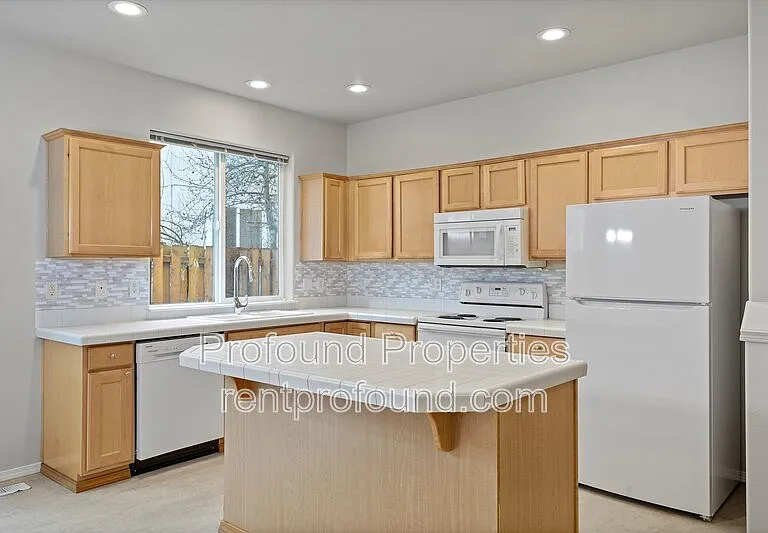 17634 SW September Ln — Photo 6