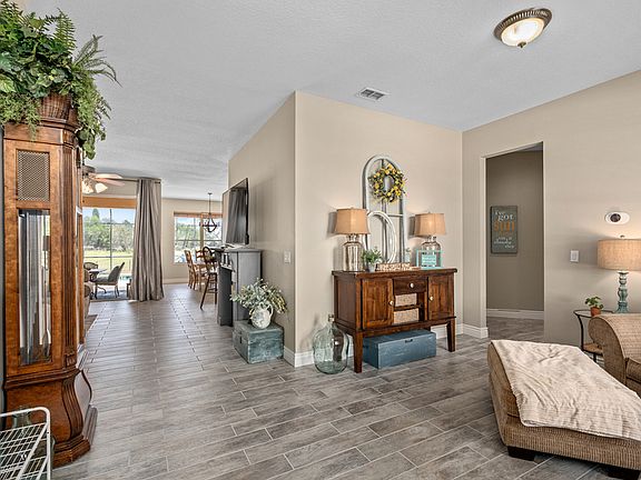 4th image of 825 Wildflower Rd