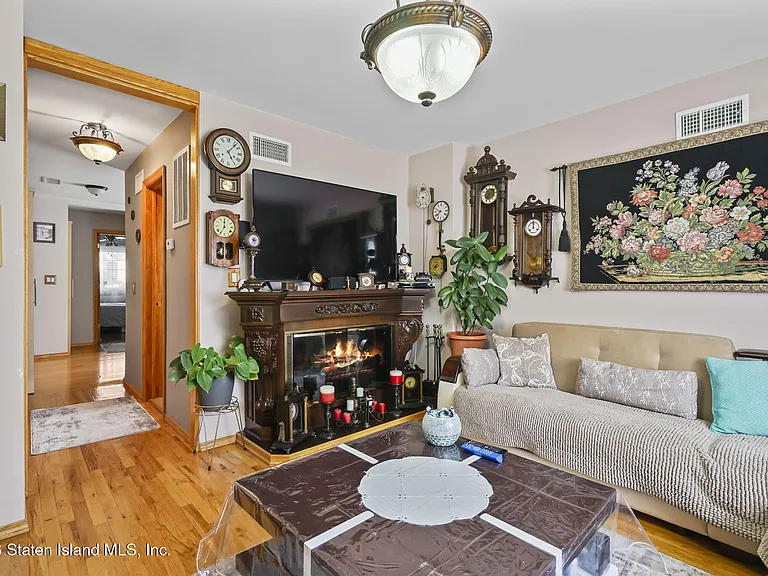 40 Devens St #1&2 — Photo 32