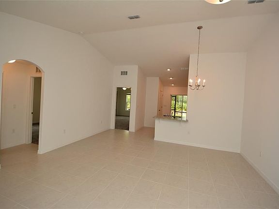5th image of 31 Zoeller Ct #B
