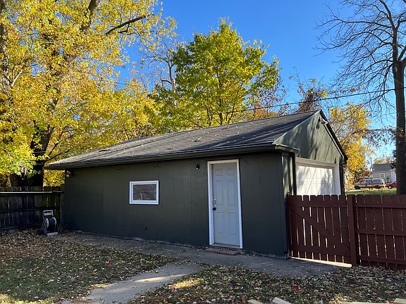 5th image of 1724 Midway Dr