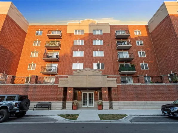 3303 Grove Ave Unit 600, Berwyn, IL 60402