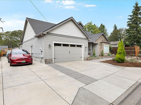 2nd image of 48 Black Oak Dr