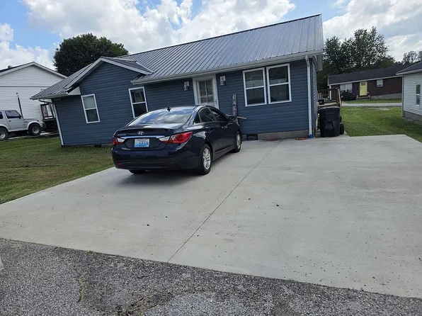 1512 Valoria St, Flatwoods, KY 41139