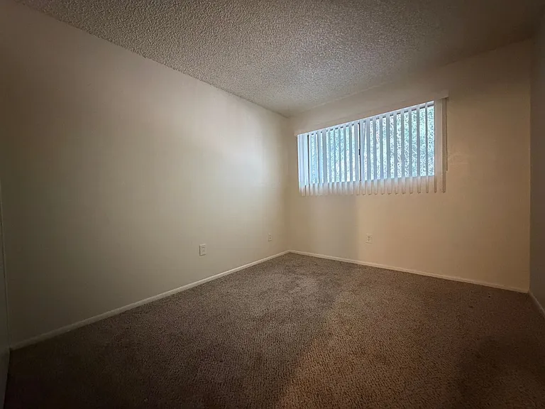3351 W Harmont Dr — Photo 11