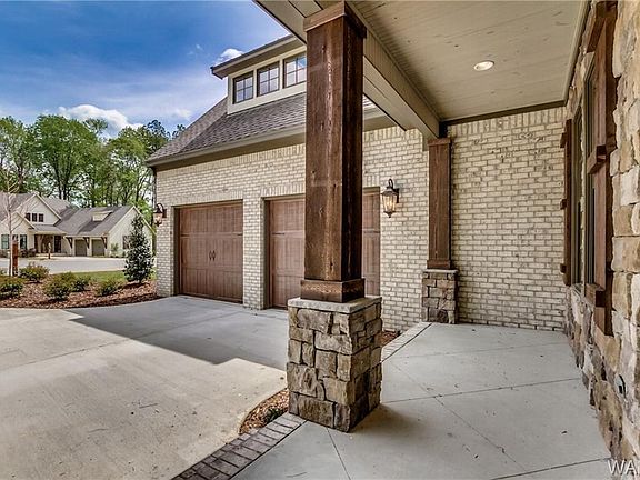 3rd image of 6320 Woodlands Trail Pl #3